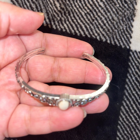 Gorgeous - Picture 2 of 2